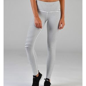 Glyder high power legging black and white stripe